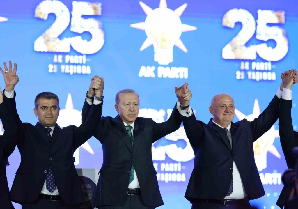 Cumhurbaşkanı Erdoğan: "Allah ömür ve sağlık verirse daha nice yıllar Türkiye’ye hizmet mücadelesi içinde olacağım"
