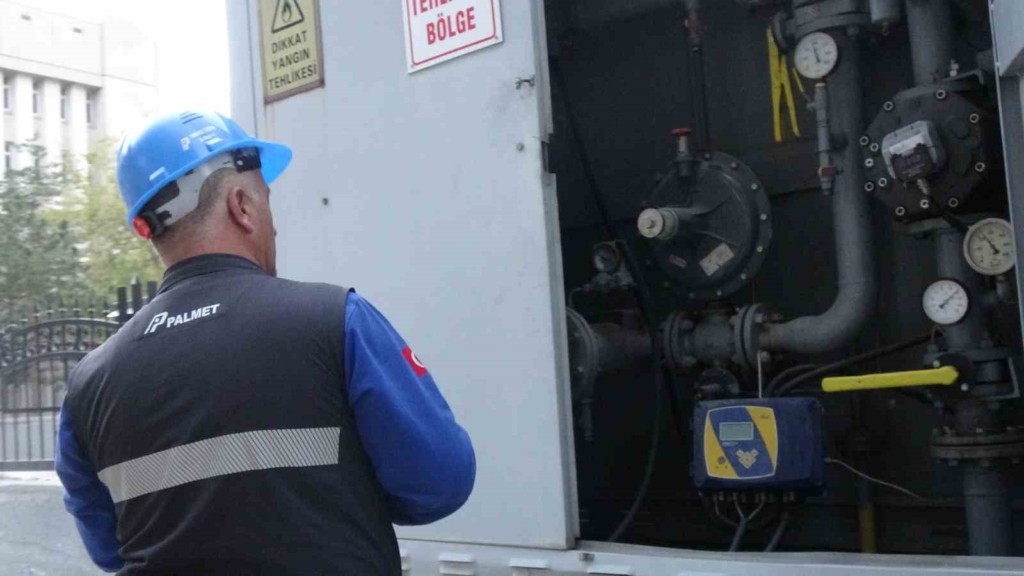 Erzurum Adliyesi’nde yangın: 2 kişi dumandan etkilendi