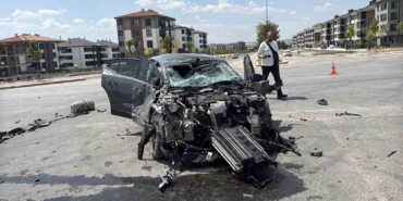 Eskişehir’de otomobil tuğla yüklü tırla çarpıştı: 1 yaralı