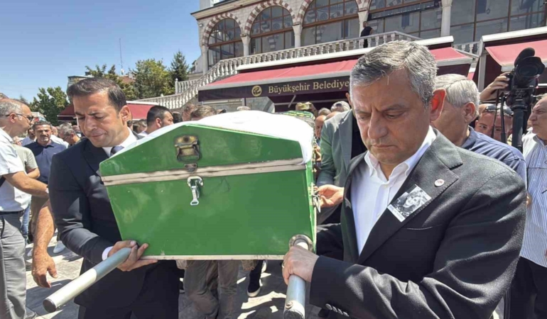 Güzin Büyükerşen, Eskişehir’de son yolculuğuna uğurlandı