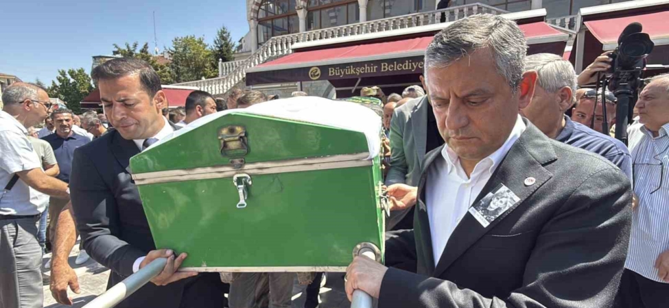 Güzin Büyükerşen son yolculuğuna uğurlandı