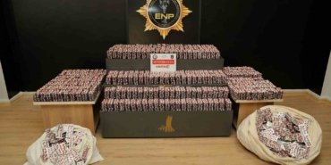 Kapı kırıp 3 koli hap kaçıran şüphelilerden 1’i yakalandı, 53 bin 941 hap ele geçirildi
