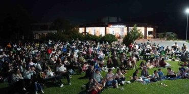 Sinema geceleri renkli görüntülerle sona erdi