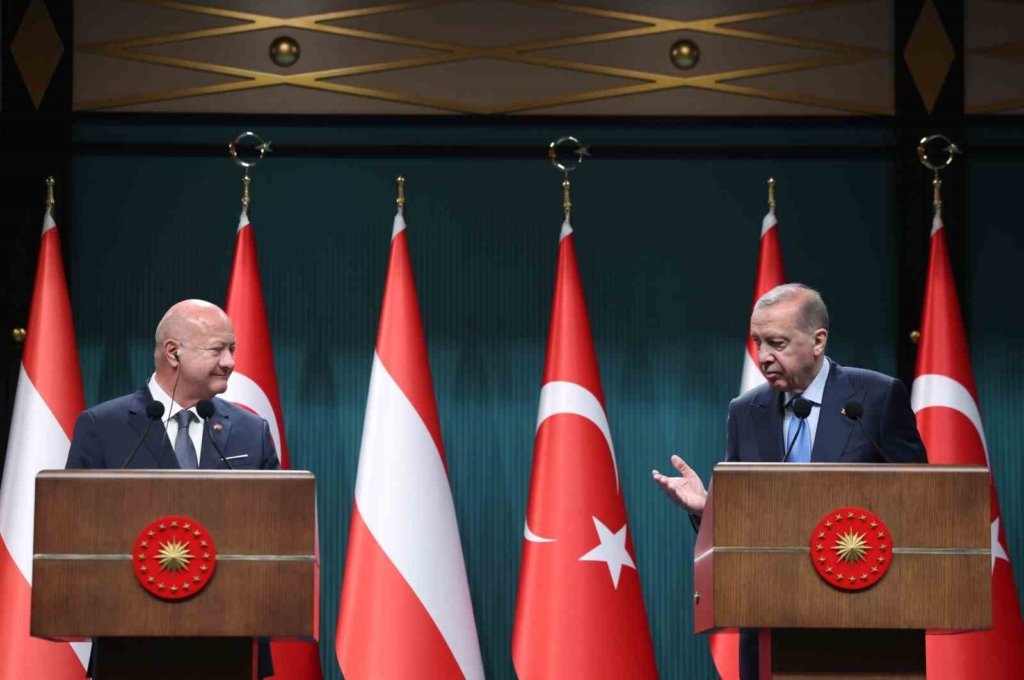 Cumhurbaşkanı Erdoğan: "(Avusturya) Ticaret hacmini inşallah bu yıl 5 milyar dolar hedefimize ulaştıracağımıza inanıyoruz"