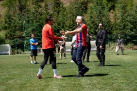 Bakan Işıkhan, Bolu kampındaki Mardin 1969 Spor’u ziyaret etti