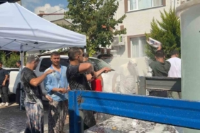 Böyle gelenek görülmedi.. Damat su tankına atıldı