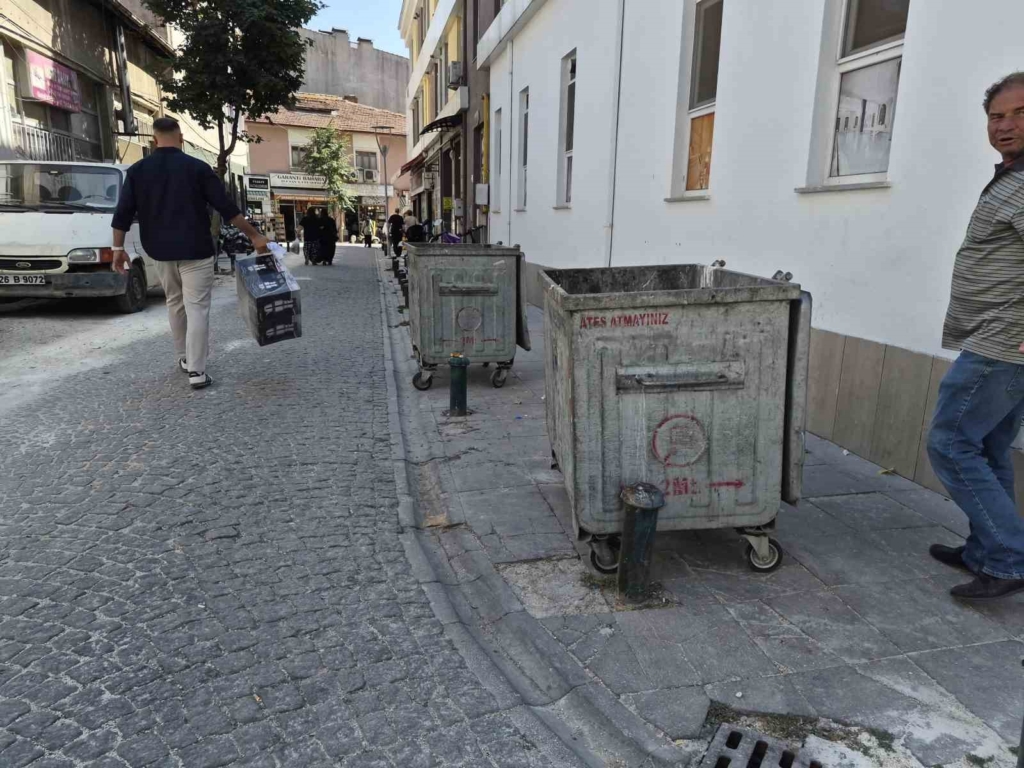 Kaldırımlar otoparka döndü