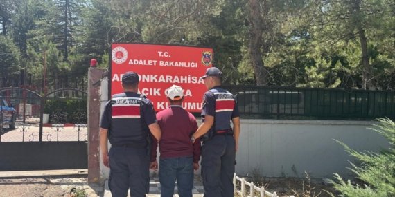 Jandarma aranan 27 kişiyi yakaladı