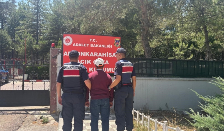 Afyonkarahisar’da jandarma aranan 27 kişiyi yakaladı