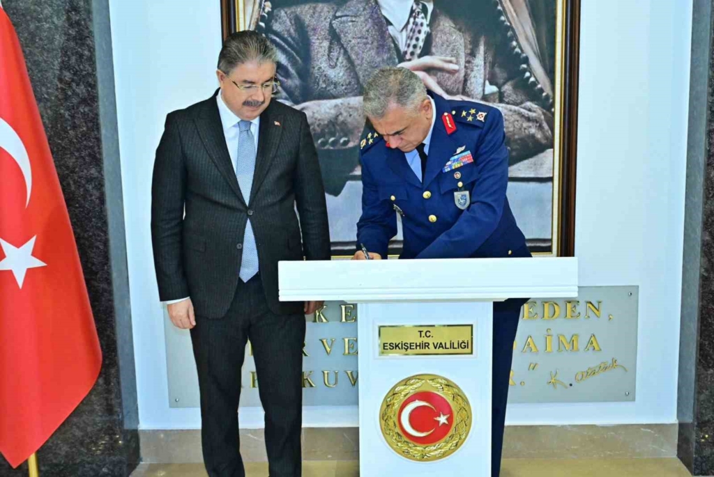 Hava Korgeneral Erdoğan Gür’den Vali Dr. Erdinç Yılmaz’a ziyaret