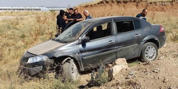 Eskişehir’de kontrolden çıkan otomobil toprak alana girdi