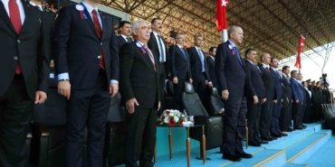 Cumhurbaşkanı Erdoğan: "Birileri 30 yıl öncesinin kodları içinde gelişmeleri ele almaya çalışırken, biz yeni sistemin kutup başlarından biri olmak için ne gerekiyorsa onu yapıyoruz"