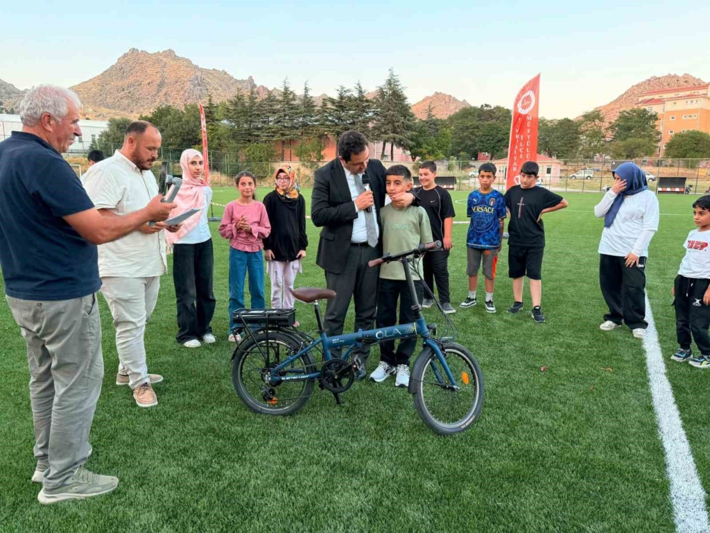 Sivrihisar’da yaz Kur’an kursları kapanış şöleni coşkuyla gerçekleştirildi