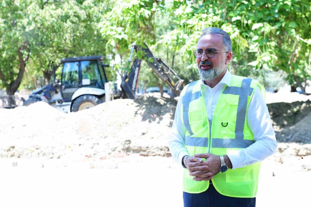 Başkan Erol, Kestel’in kalbi Aile Parkı’ndaki çalışmaları inceledi