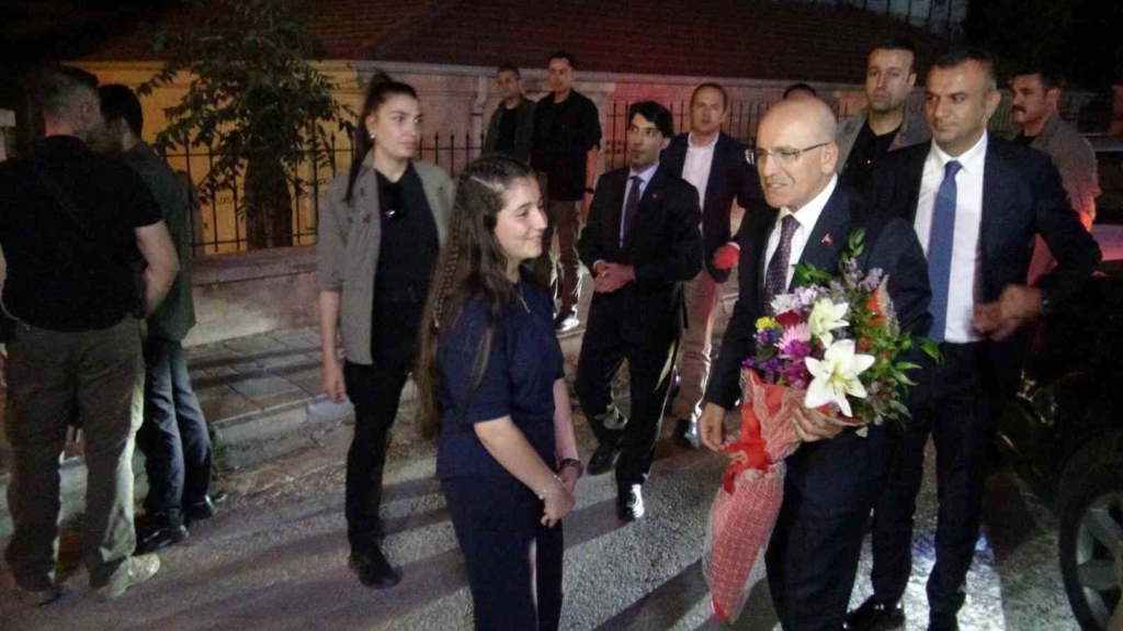 Bakan Şimşek, Gercüş’te toplu açılış törenine katıldı