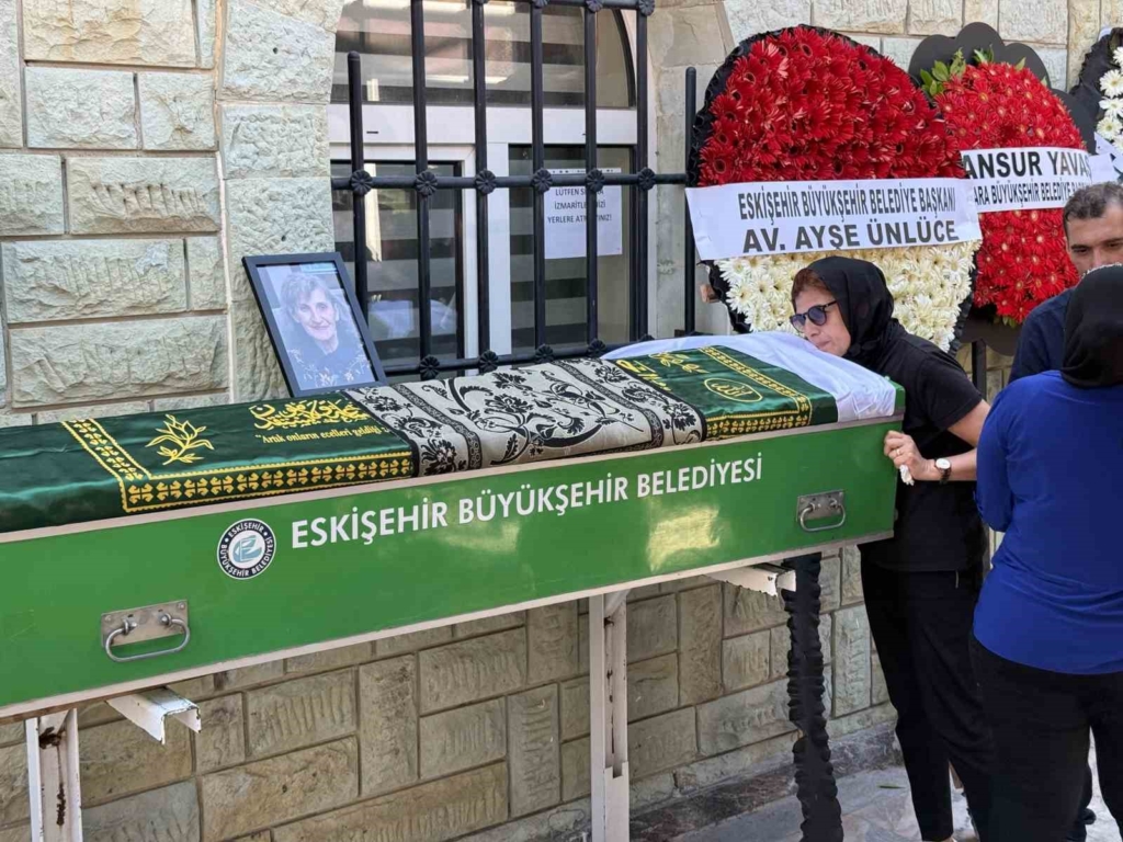 Güzin Büyükerşen son yolculuğuna uğurlandı