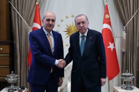 Cumhurbaşkanı Erdoğan, TBMM Başkanı Kurtulmuş’u Cumhurbaşkanlığı Külliyesinde kabul etti.