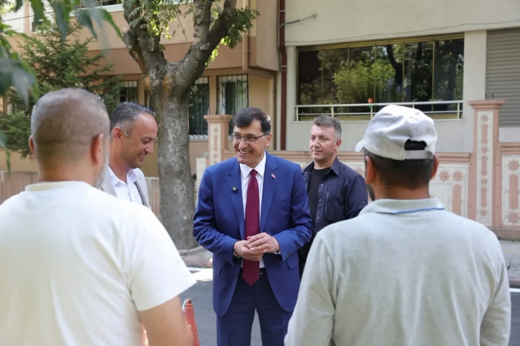 Kütahya Belediye Başkanı Kahveci, Maltepe Mahallesi’nde incelemelerde bulundu