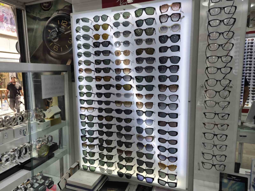 Sahte güneş gözlükleri göz sağlığını tehdit ediyor