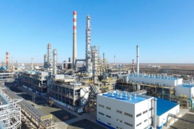 Kazakistan’da petrol rafinerisinde yangın çıktı