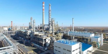 Kazakistan’da petrol rafinerisinde yangın çıktı