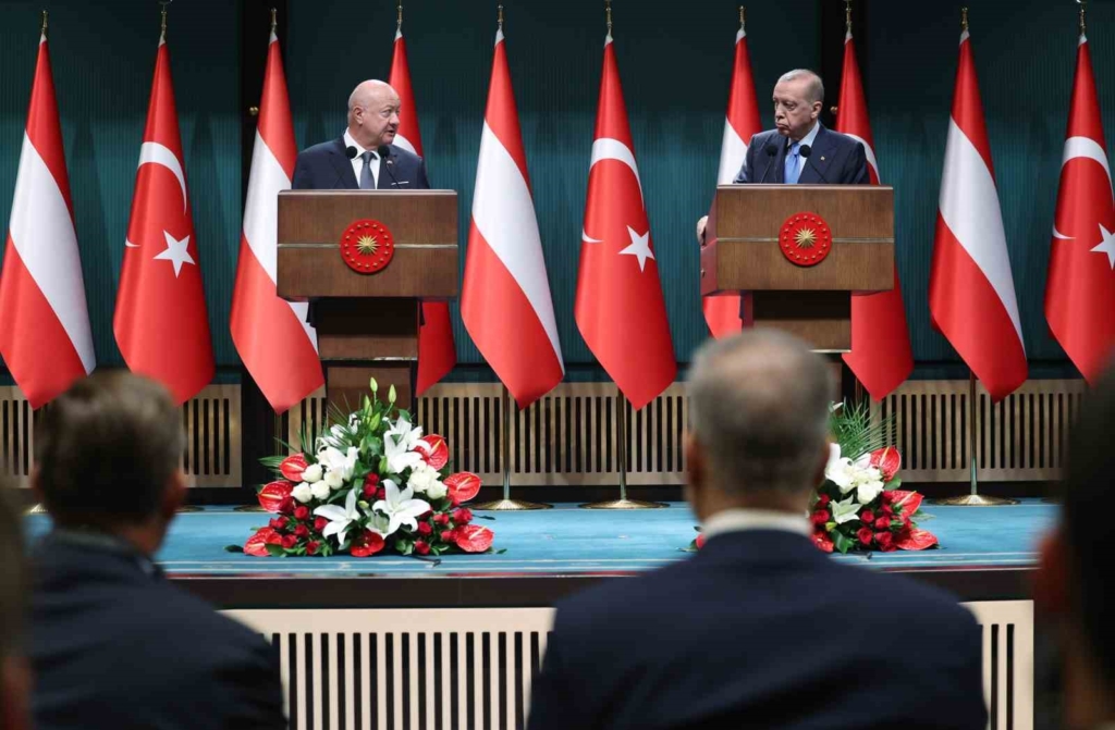 Cumhurbaşkanı Erdoğan: "(Avusturya) Ticaret hacmini inşallah bu yıl 5 milyar dolar hedefimize ulaştıracağımıza inanıyoruz"