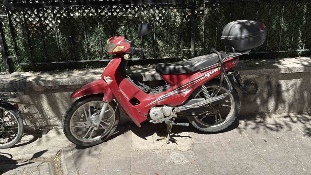 Park halinde bulunan çalıntı motorla alakalı inceleme başlatıldı