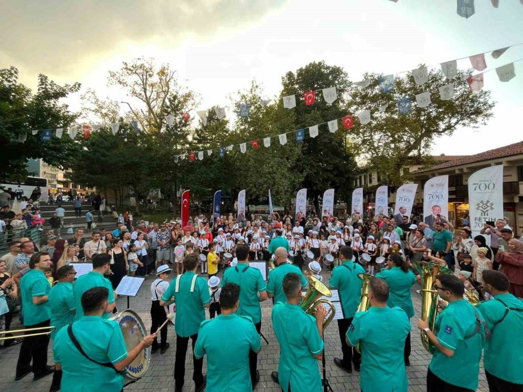 Bursa’da 700 yıllık fetih ruhu marşlarla yaşatılıyor