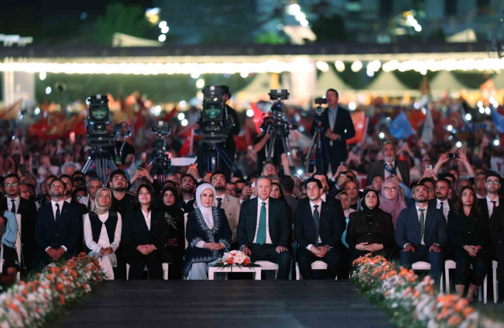 Cumhurbaşkanı Erdoğan: "Allah ömür ve sağlık verirse daha nice yıllar Türkiye’ye hizmet mücadelesi içinde olacağım"