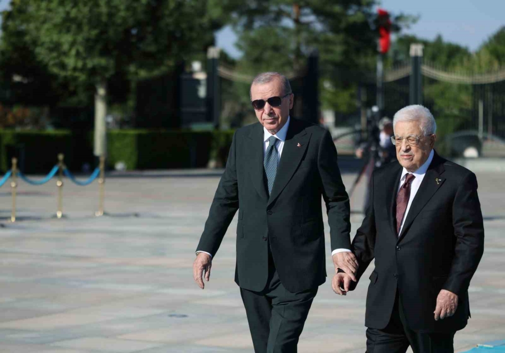 Cumhurbaşkanı Erdoğan, Filistin Devlet Başkanı Abbas’ı törenle karşıladı