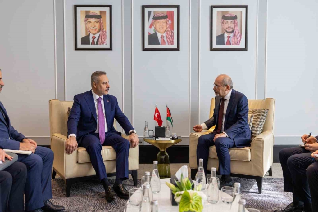 Bakan Fidan, Ürdünlü mevkidaşı Safadi ile görüştü