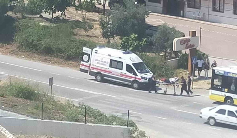 Gemlik’te otobüste fenalaşan kadın yolcu hastaneye kaldırıldı