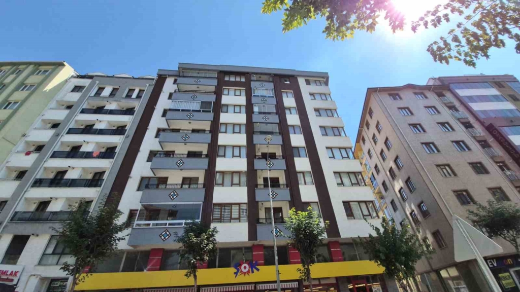 Gölcük Depremi sırasında Eskişehir’de yıkılan tek binanın altında kalan depremzede o günü anlattı