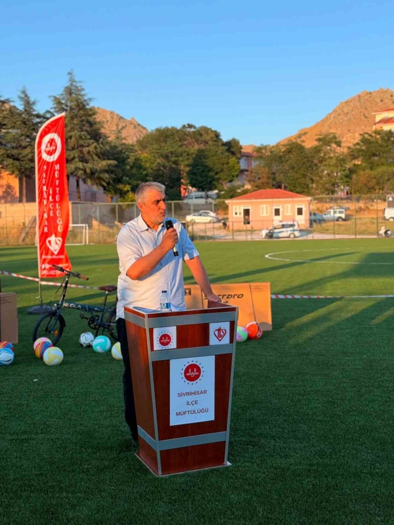 Sivrihisar’da yaz Kur’an kursları kapanış şöleni coşkuyla gerçekleştirildi