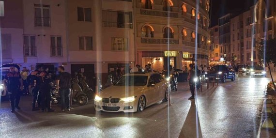 Eskişehir’de polisten araç gürültüsünün yoğun olduğu sokakta kapsamlı denetim