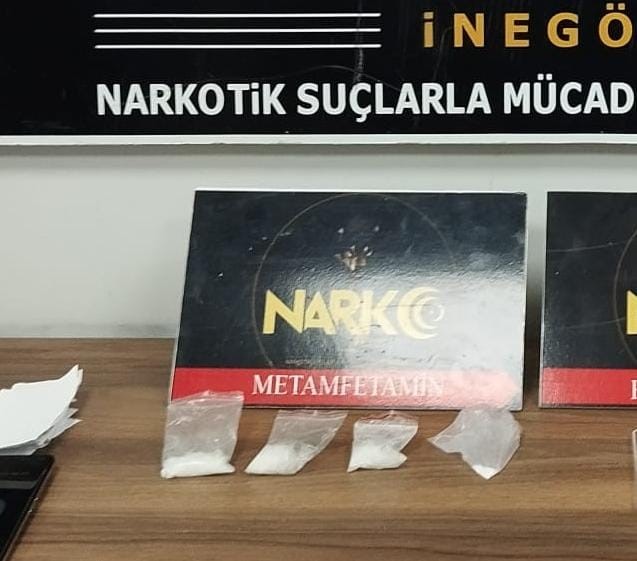 Uyuşturucu madde ile kaçmaya çalışan şahıs polis ekiplerince yakalandı
