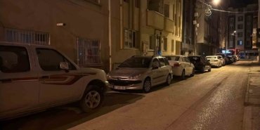 Gece yarısı çalmaya başlayan araç kornası mahalleliyi ayağa kaldırdı