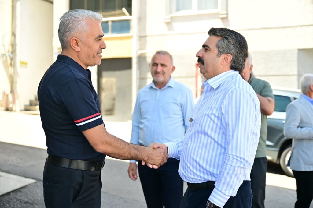 Yıldırım Belediye Başkanı Oktay Yılmaz, Çiçek Caddesi esnafıyla buluştu