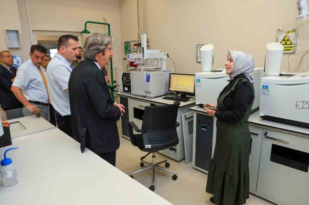 BUÜ’nün laboratuvarları tam kapasite ile sektörün hizmetinde