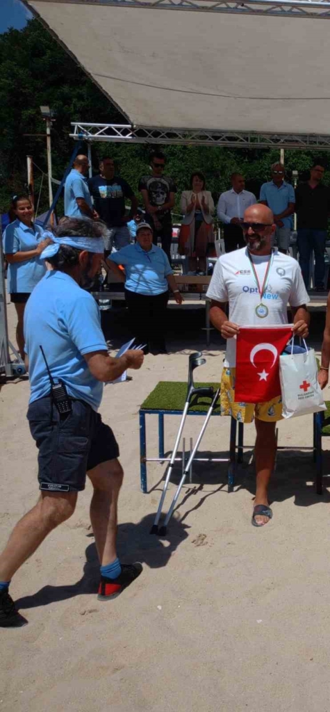 15 yaşında ayağını kaybetti, azmiyle uluslararası başarılara ulaştı