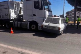 Kütahya’da çekici ile otomobil çarpıştı: 2 yaralı