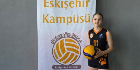 Eskişehir’de yetişen 11 yaşındaki sporcu, köklü voleybol kulübünün altyapısına transfer oldu
