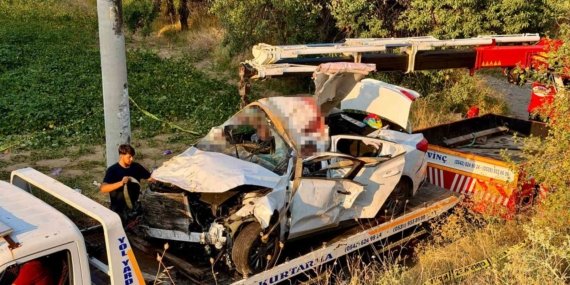 Afyonkarahisar’da feci kaza: 2 ölü, 2 yaralı