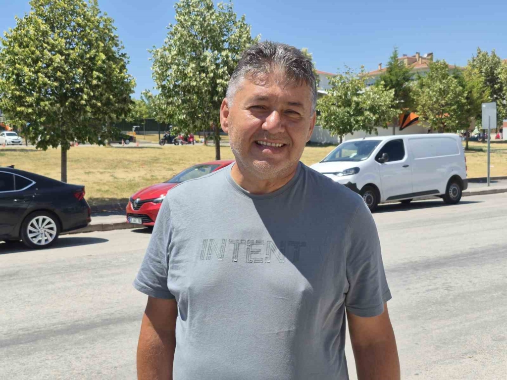 Direksiyon eğitmenleri, sürücü adaylarına verilen 16 saatlik eğitimi yetersiz buluyor