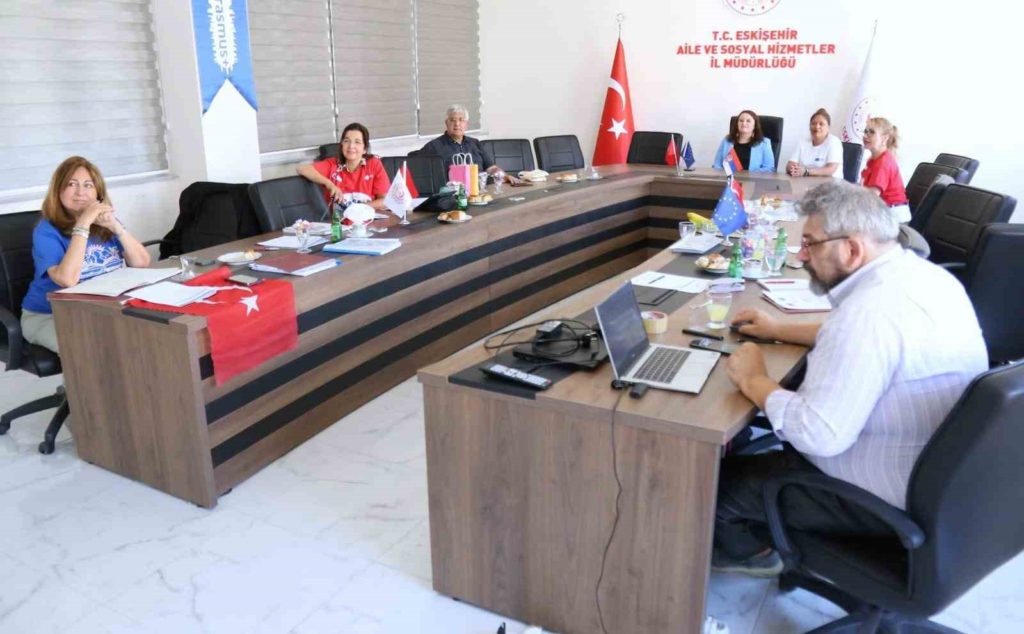 Eskişehir’de roman vatandaşların eğitimi için uluslararası proje toplantısı gerçekleştirildi.