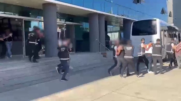 800 saatlik kamera görüntüleri incelendi, evi kurşunlayanlar yakayı ele verdi
