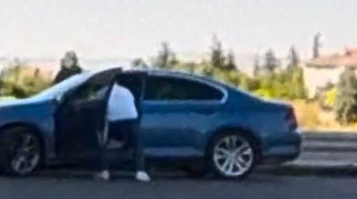 Eskişehir’de otomobil içindeki kadını  "Aldattın" diyerek darp etti