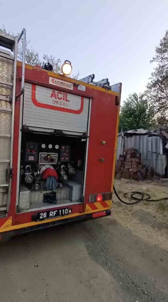Bahçeli evde korkutan yangın