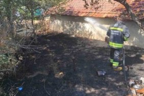Eskişehir’de müstakil evin bahçesinden ahırı sıçrayan yangın büyümeden söndürüldü