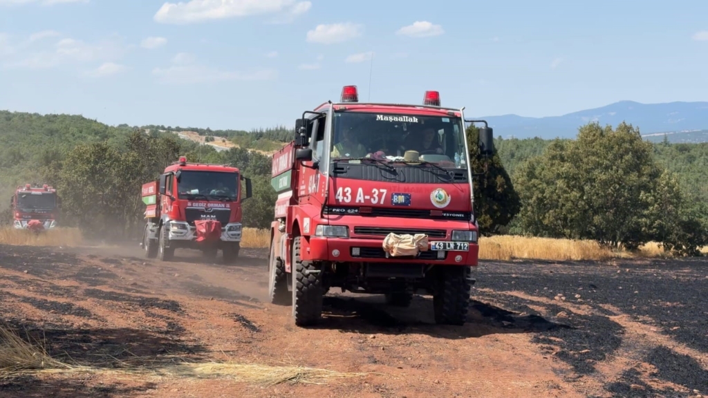 Kütahya’da ekinleri yanan köylülere Vali Işın’dan destek sözü
